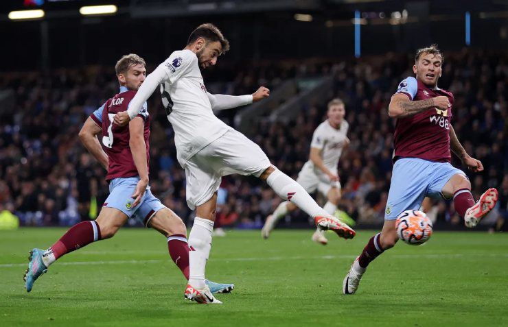 Video bóng đá Burnley - MU: Khoảnh khắc Fernandes, tạm dứt khủng hoảng  (Ngoại hạng Anh)